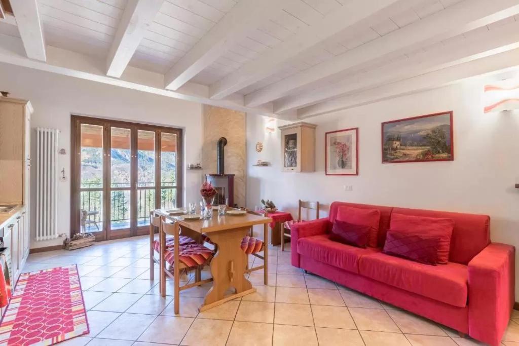 Casa Vacanze Rosalba Ferrara di Monte Baldo Exterior foto
