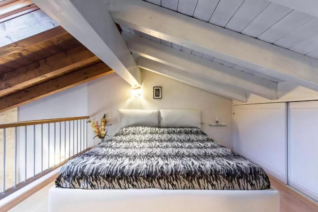 Casa Vacanze Rosalba Ferrara di Monte Baldo Exterior foto