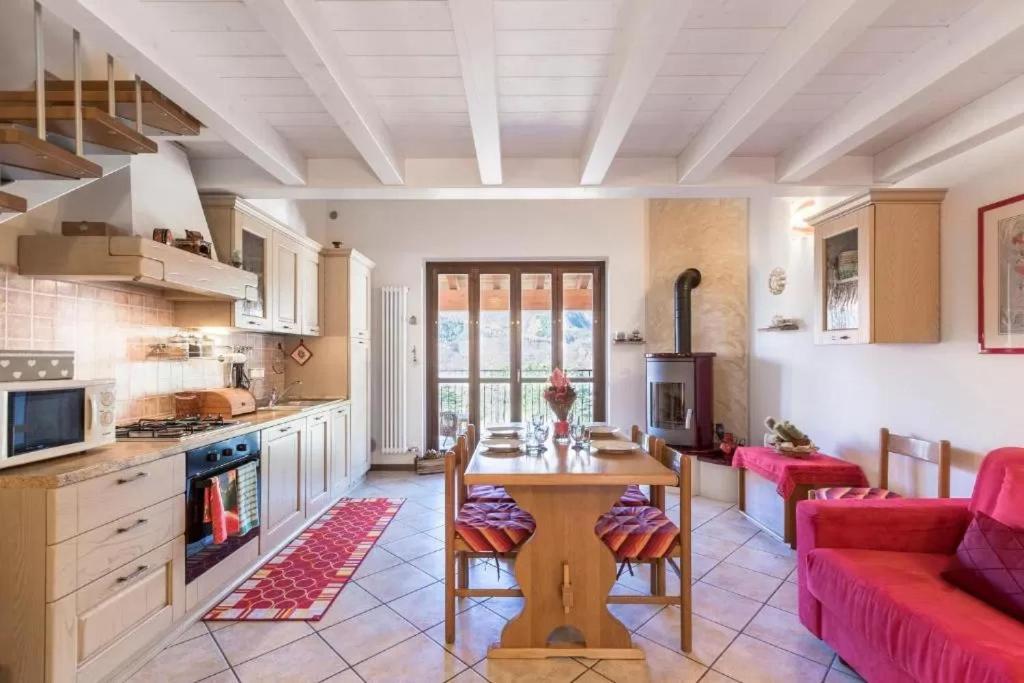 Casa Vacanze Rosalba Ferrara di Monte Baldo Exterior foto