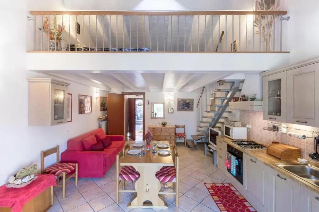 Casa Vacanze Rosalba Ferrara di Monte Baldo Exterior foto