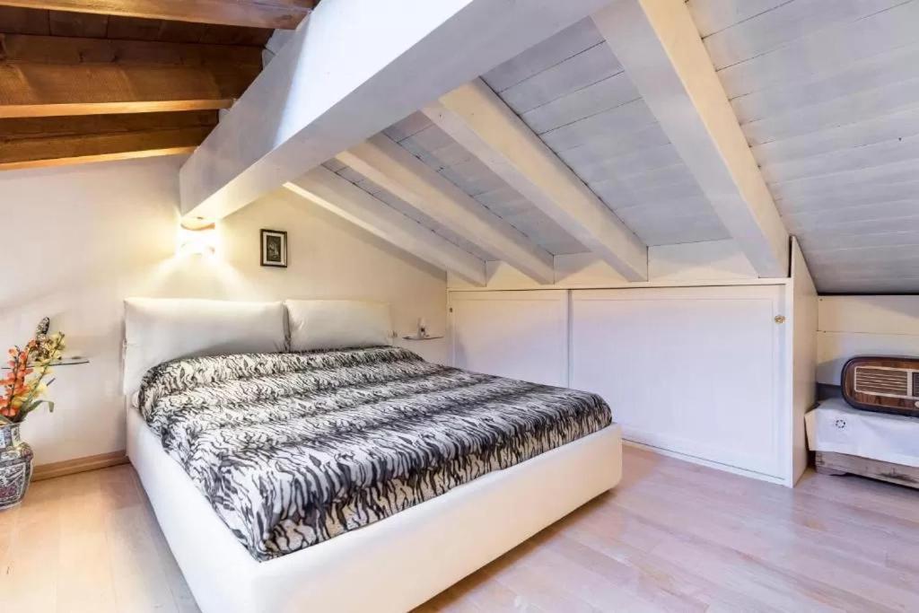 Casa Vacanze Rosalba Ferrara di Monte Baldo Exterior foto